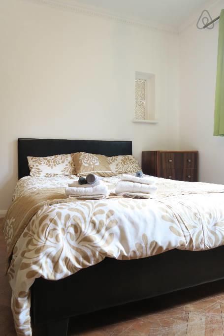 Oyo Guest House Ellipse Whetstone Pokoj fotografie